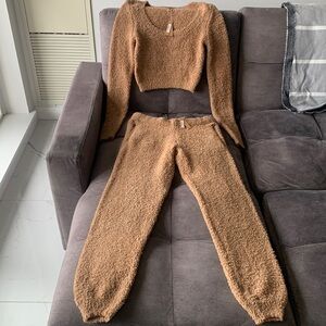 SKIMS Two piece cozy knit set in size L/XL